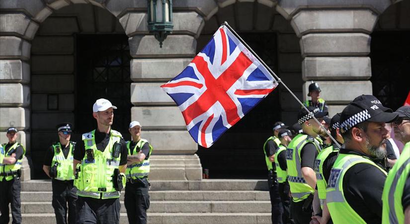 Brit vezérkari főnök: az oroszok emelik a tétet, nem sokra vagyunk attól, hogy átlépjék a határvonalat