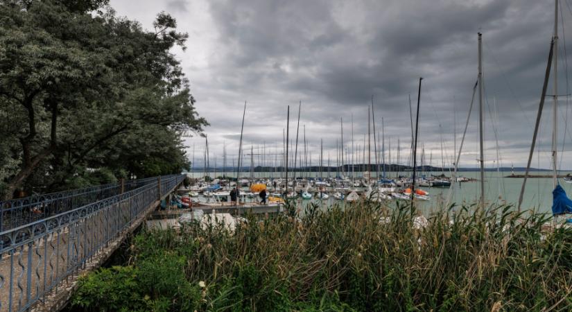 Futam nélküli viharos péntek az Eastern Hemisphere Championship, KÉSZ Group Balaton Sailing Week - en