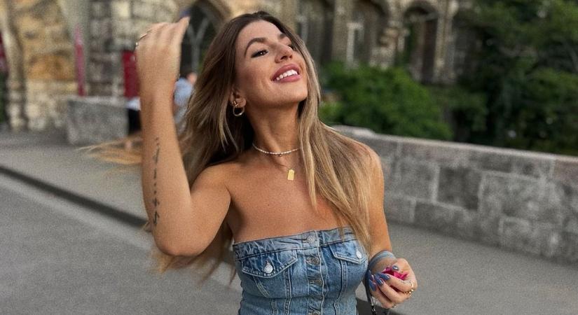 Őrjítő! Niki Belucci hatalmas melleit alig fedi a bikini