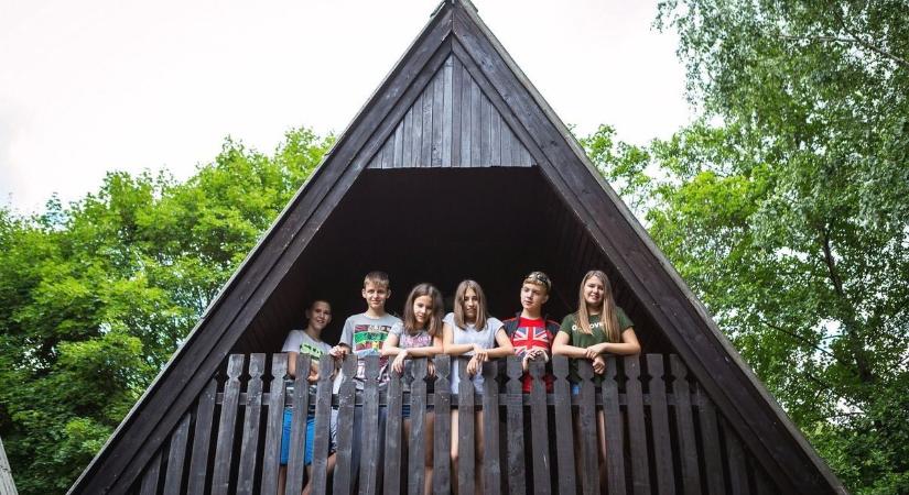 Táborokat hirdettek az imókői üdülőbe, de hogyan, ha másfél éve bezárt? – Mutatjuk, mi vár most ott a gyerekekre