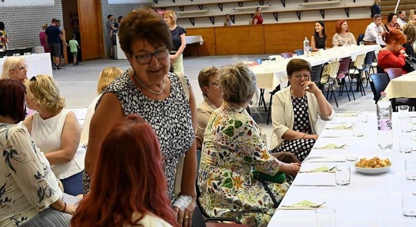 Nyugdíjba vonuló marcali pedagógusokat köszöntöttek, íme a névsor