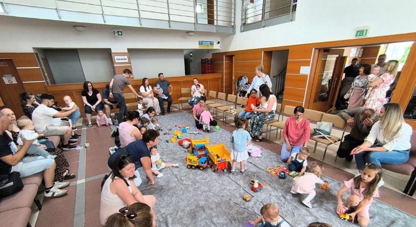 Az övék a jövő – negyven új kispolgárt köszöntöttek Tamásiban (fotókkal)