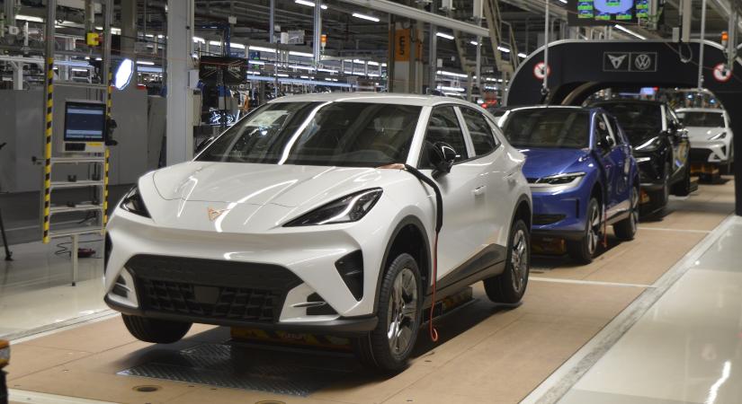Ez kell a villanyautók sikeréhez a Volkswagen vezetője szerint