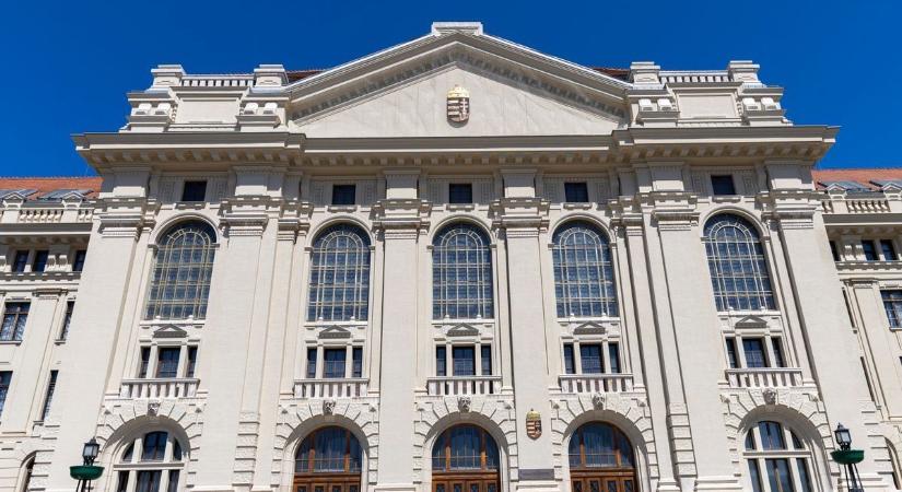 Új központot építhet a Debreceni Egyetem, családok jövőjét meghatározó fejlesztésbe kezdenek