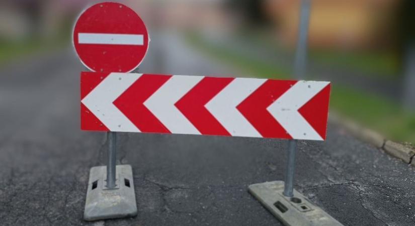 Figyelmesen vezessen! Lezárták a Dunaföldvár felé vezető sávot