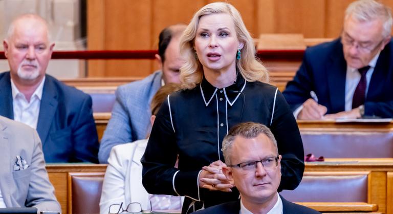Bruti a KDNP-s Juhász Hajnalka külsején élcelődött, gyorsan megérkezett a válasz