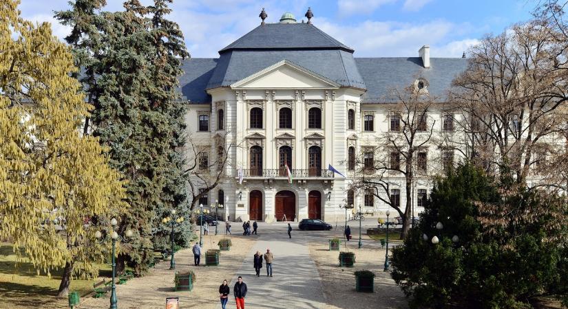 Professzorok az autonómiáért: fordulóponthoz érkezhetett az egri egyetem
