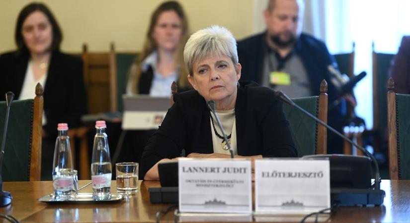 Átvette az oktatásügyet a liberális világ
