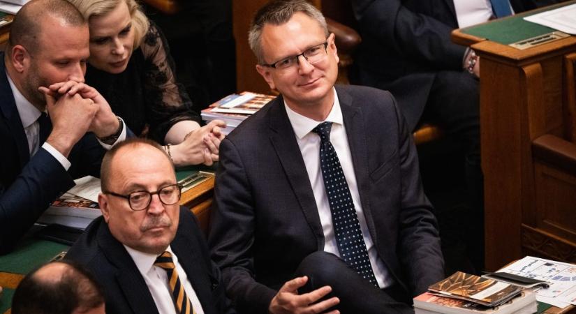 Rétvári Bence: A Fidesz visszatért a mozgalmi létbe, a KDNP pedig a katakomba-kereszténységhez