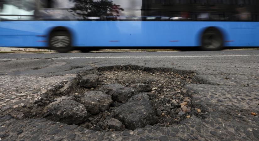 Budapesten kétszer annyi kátyút javítottak ki, mint tavaly