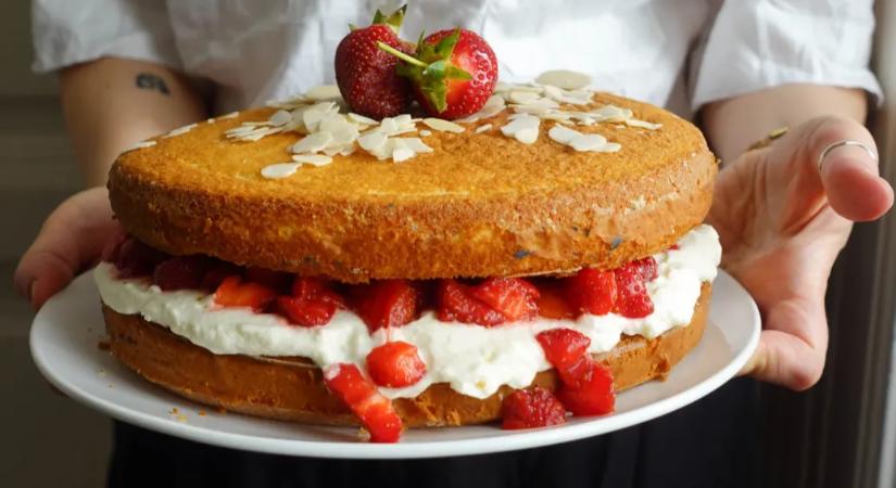 Nem egy királynő, hanem egy por feltalálója kellett ehhez a csodálatos tortához