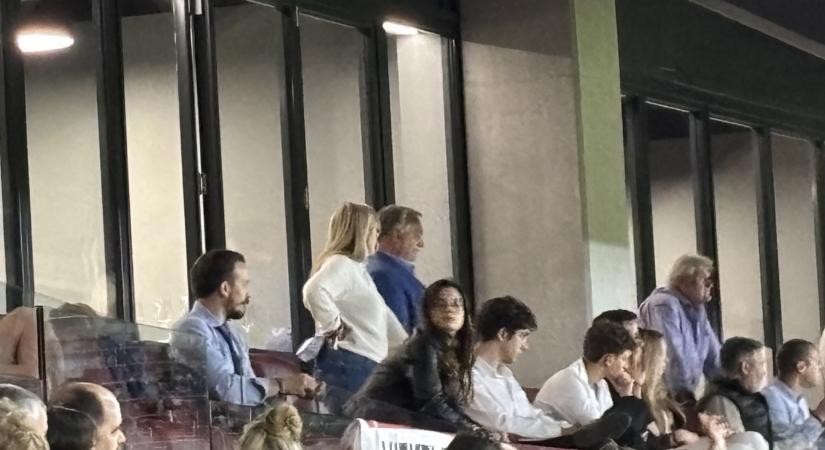 Orbán Schmidt Máriával és Orbán Gáspárral nézett meccset