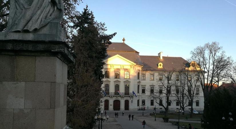 Megszólaltak az egri professzorok: a múlt hibáiról és az egyetem jövőjéről vitáztak