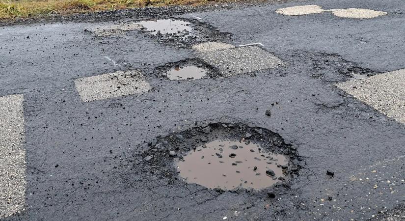 Tippeljen, mennyi kátyút javítottak ki idén Budapesten