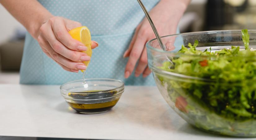 5 egyszerűen elkészíthető, egészséges öntet recept, amivel bármilyen salátát feldobhatsz