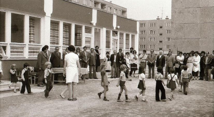 Fotó a múltból – 50 éve ilyen volt egy óvodaavató Szekszárdon