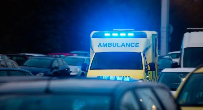 11 emeletet zuhant az 5 éves kislány: túlélte