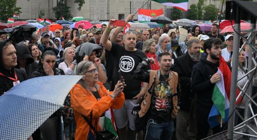 Magyar Péter kiakadt a Vadhajtásokra, felszólította Orbán Viktort, állítsa le a propagandája gyűlöletbeszédét
