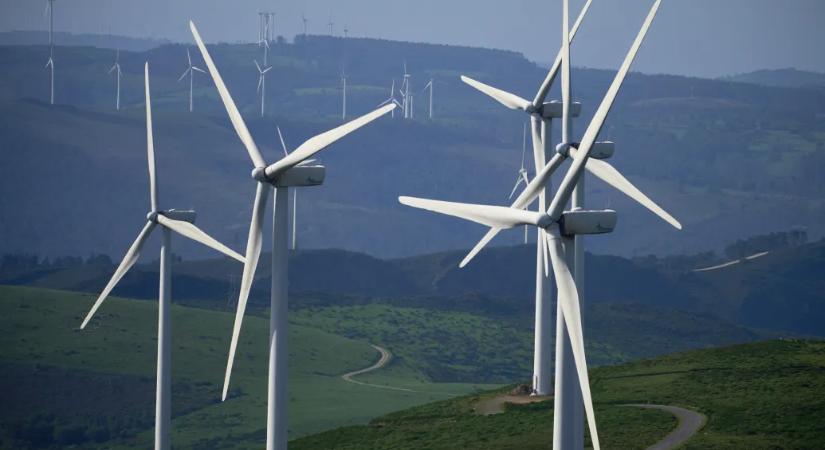 Bloomberg: Adócsökkentést tervezhet az EU, olcsóbbá tennék a megújuló energiát