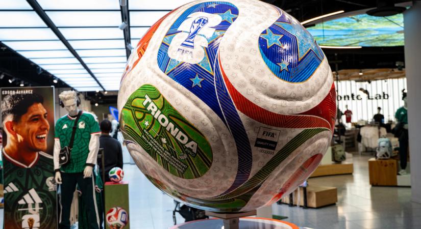 Tesztelték a közelgő foci-vb új labdáját – különleges dolog derült ki