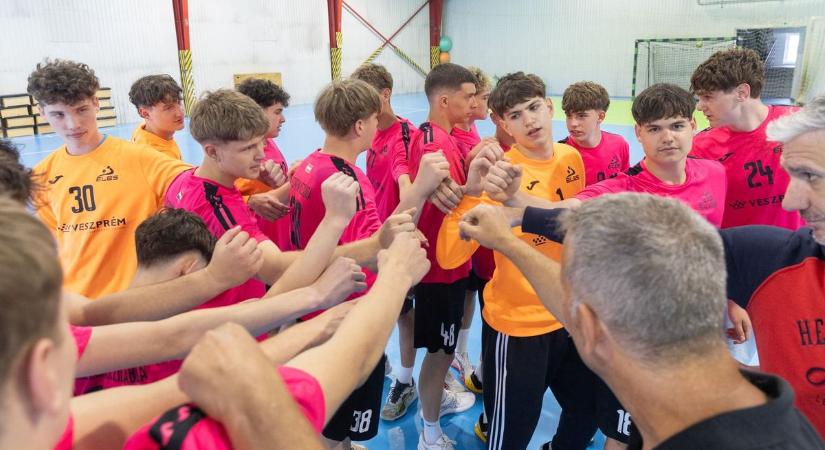 Akadémiákat is megelőzve, nagy izgalmak után lett bronzérmes a Veszprémi KKFT U16 ( képek)