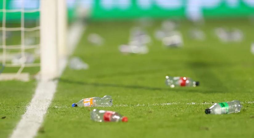 A FIFA ismét változtatott: mégis lehetnek műanyag palackok a vb-stadionokban