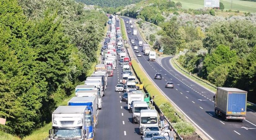 Sok autós még mindig rosszul csinálja - ezért nem „bérelheted ki” a belső sávot autópályán