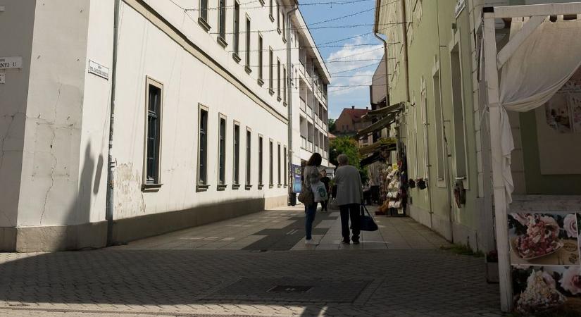 Fiatalok utcája nyílik Egerben – a város új közösségi tere a fiatalok ötleteiből épülhet