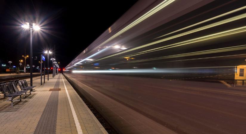 Kigyulladt egy motorkocsi a Békéscsaba–Vésztő járaton