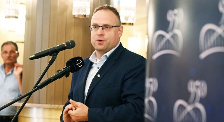 „Kérjen tanácsot Balásy Gyulától” – Hernádi Zsoltnak is üzent a Mohu ügyében a szolnoki polgármester