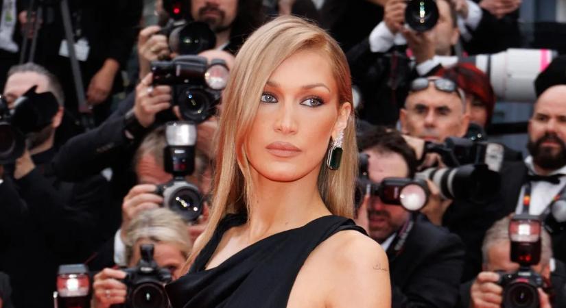 Bella Hadid nem bízott sokat a képzeletre - aprócska fürdőruhában hajókázott a modell