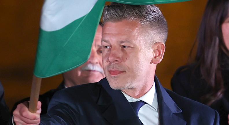 Orbán Viktorral és Toroczkai Lászlóval is szóváltásba került a ma "4 hetes" Magyar Péter miniszterelnök - Videó