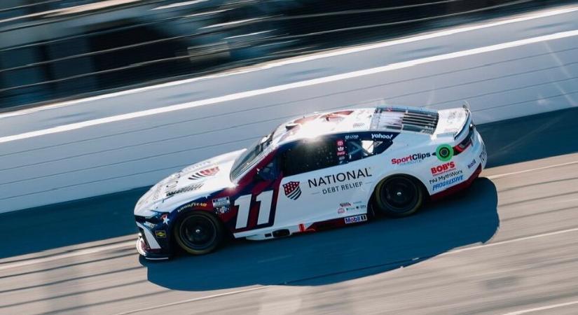 Denny Hamlin megszerezte karrierje 50. pole-ját a NASCAR Cup Seriesben, mégis az utolsó helyről rajtol
