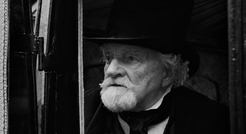 Elhunyt Patrick Godfrey, A nyomorultak színésze