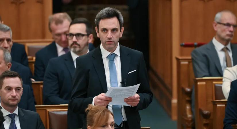 A Fidesz sok kritikát kapott érte, a Tisza folytatja: egyeztetés nélkül nyújtottak be fontos törvényjavaslatokat