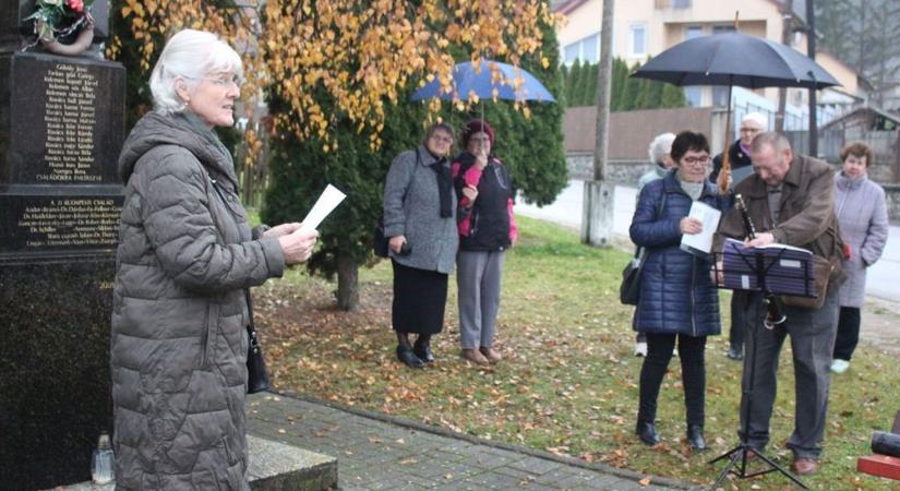 Büntetésből kellett a hevesi faluba költözniük – családokat zilált szét a rendszer kegyetlensége