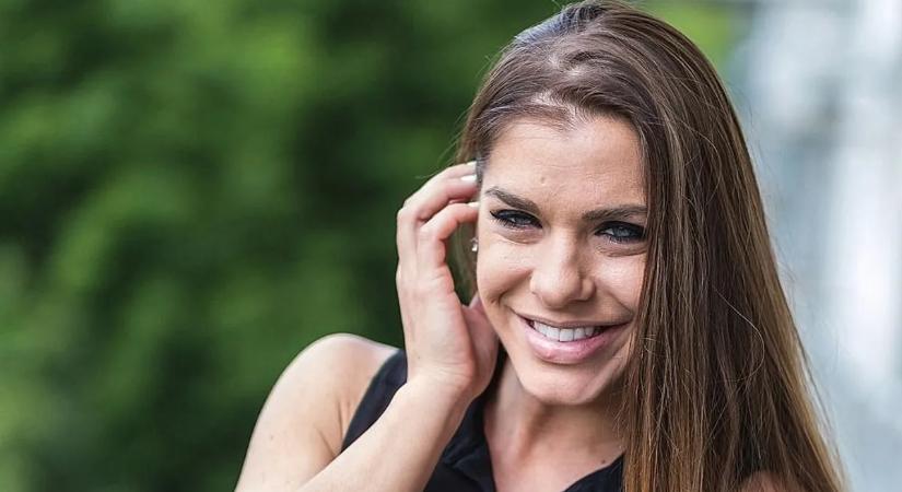 Ártatlan fotót posztolt Dér Heni, hatalmas botrány lett belőle