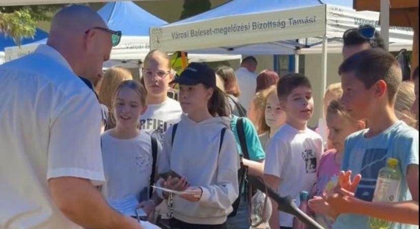 Lézer fegyver, traffipax és újraélesztés – ilyen volt a rendőrség nyílt napja (videóval)