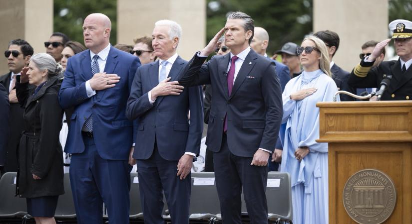 A normandiai partraszállás évfordulóján migrációs „invázióról” beszélt és Európát bírálta az amerikai védelmi miniszter