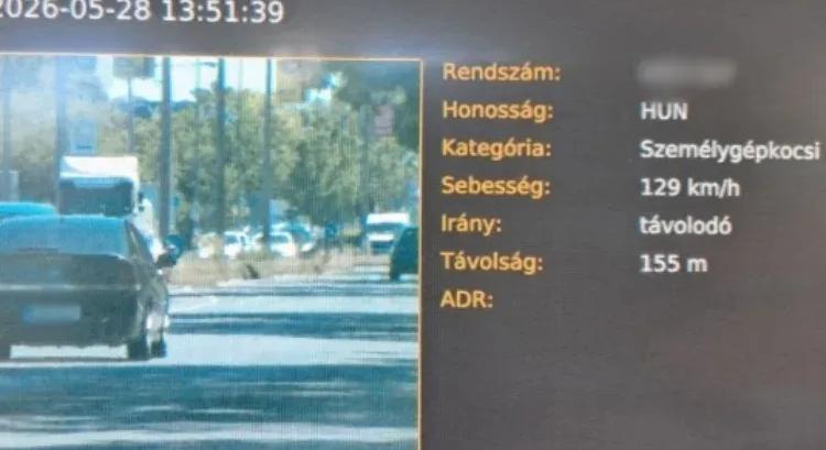 A megengedett 50 helyett 129 km/órával száguldozott, közel 500 ezer forintra büntették a csepeli autóst