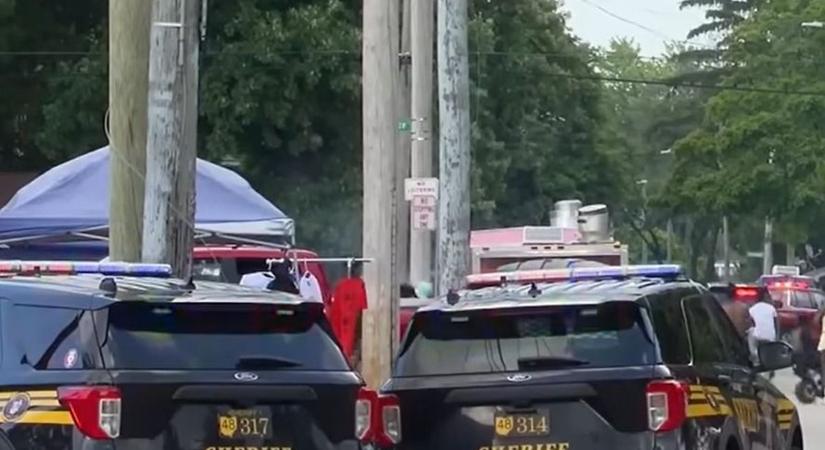 Két fegyveres tüzet nyitott egymásra egy amerikai fesztiválon: tucatnyi ember sérült meg
