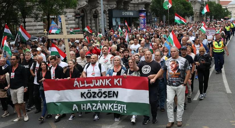 Ezt hozza ránk Magyar Péter a migrációs paktummal