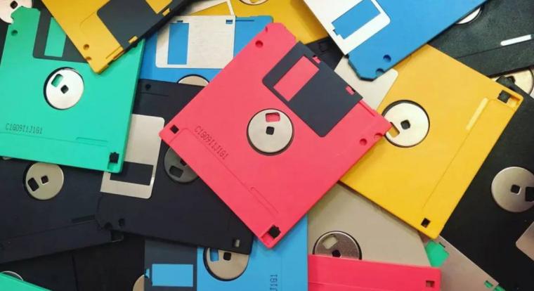 54 éves a csodálatos Floppy lemez