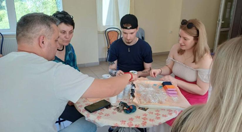 Lelki fröccsöt kortyolhattak a Mental Burger mellé a Nyíregyházi Egyetemen