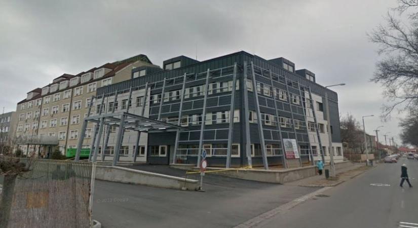 Orvoshiány miatt leáll a szülészet a mátészalkai kórházban