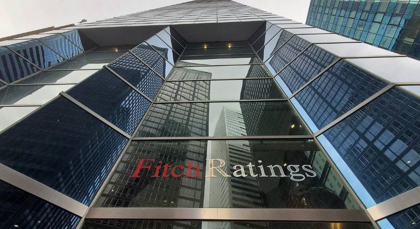 Fitch: lassítja a világgazdaság növekedését az iráni konfliktus