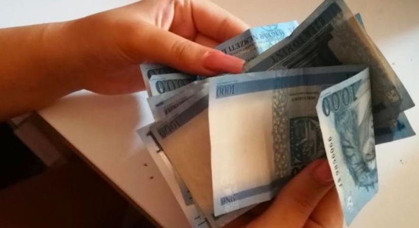 Nemek közötti bérszakadék: lépni kellene a kormánynak