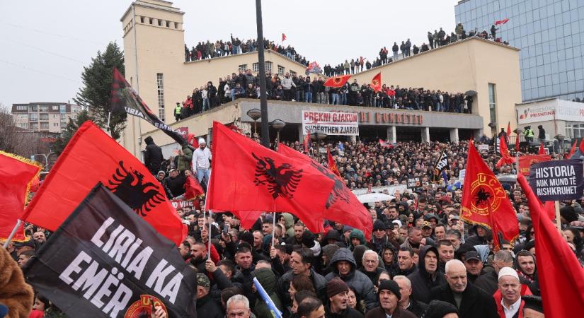A Balkán sorsát meghatározó választást tartanak vasárnap