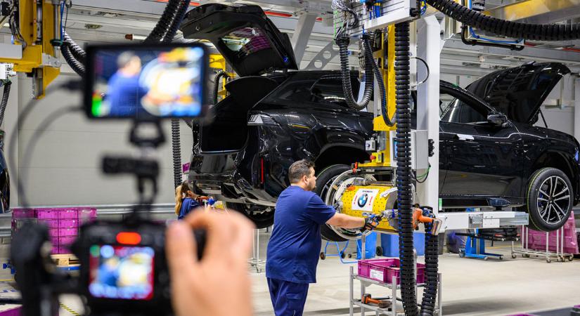 Az üzem, ahol még a napsütés sem vész kárba: így működik a debreceni BMW-gyár – fotókkal, videóval