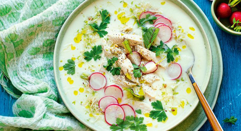 Alakbarát recept: joghurtos karalábé-krémleves csirkehússal, retekkel